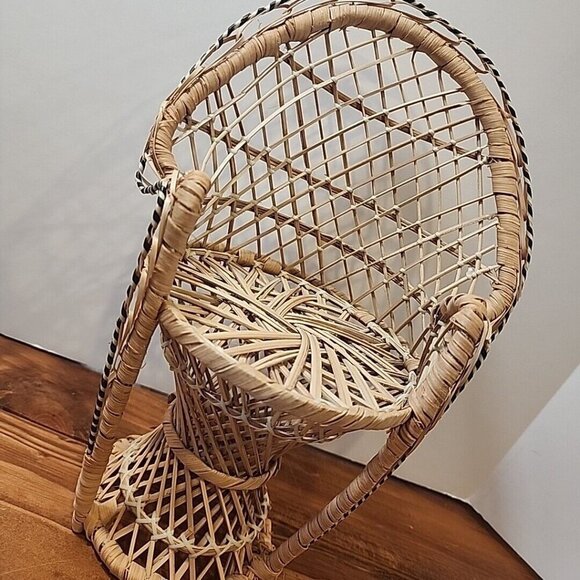 Vintage Peacock 11" Chair Tan Wicker Rattan‎ Home Decor Plant Stand Doll Chair - Picture 2 of 12